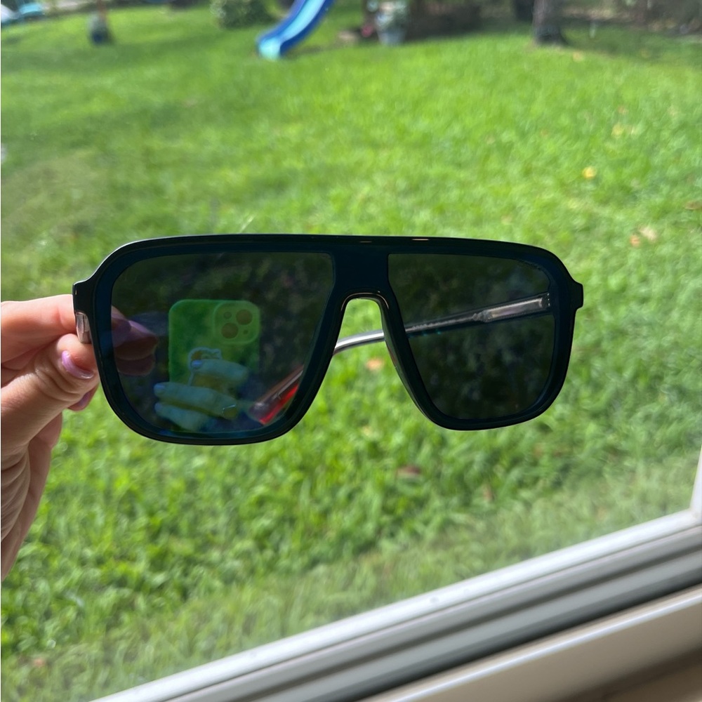 Blenders women’s sunglasses originally purchased for $185 100% polarized